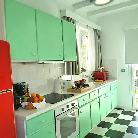 Nostalgia Retro Apartment